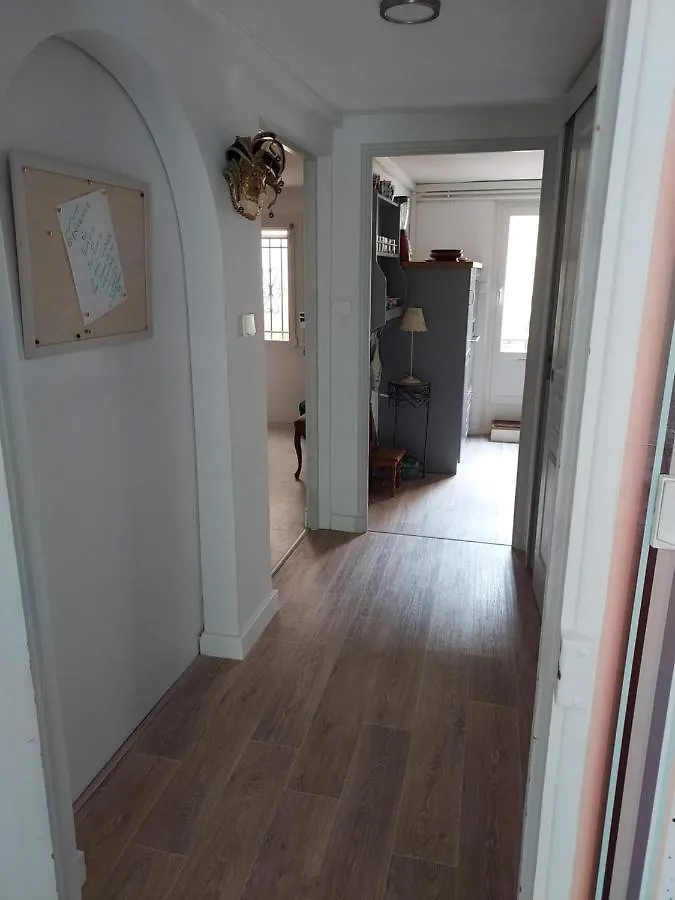 Rez-De-Chaussee Privatif Spacieux 3* D'Une Villa Centre Ville Йер 0*,  Франция